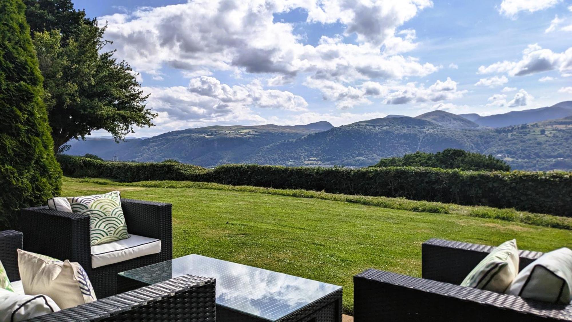 Laurel - Pet-Friendly Cottage With Indoor Pool, Hot Tub & Panoramic Snowdonia Views كولوين باي المظهر الخارجي الصورة